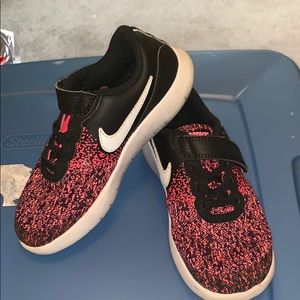 Nike Girls Gym Shoes Size 12.5